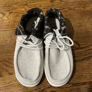 Hey dude ladies shoes. Britt, cream cheetah.